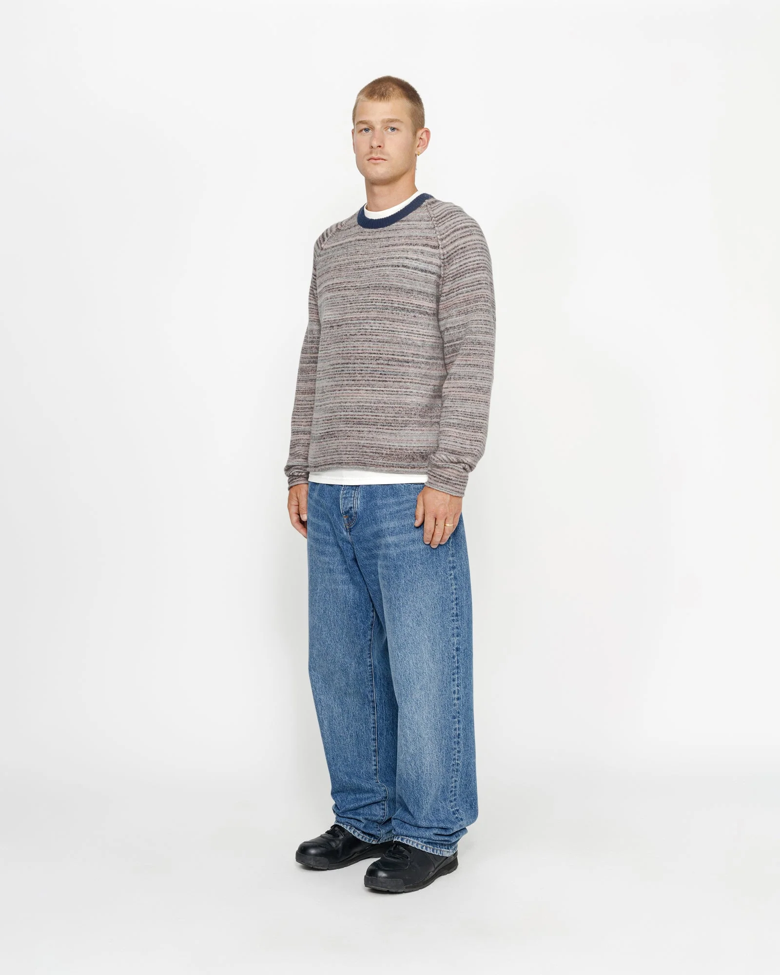 TEXTURED KNIT CONTRAST COLLAR CREW