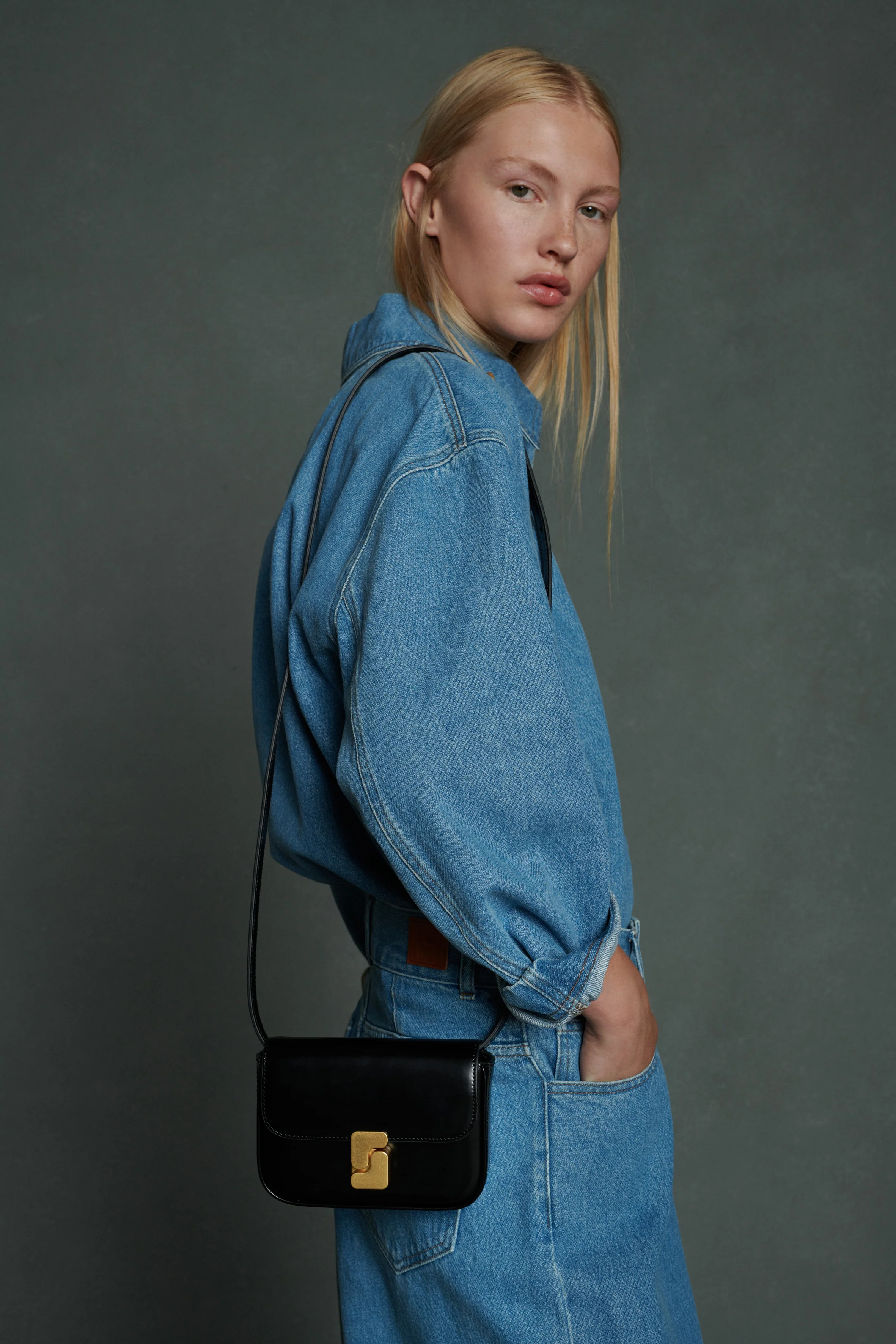 BELL BLACK BAG