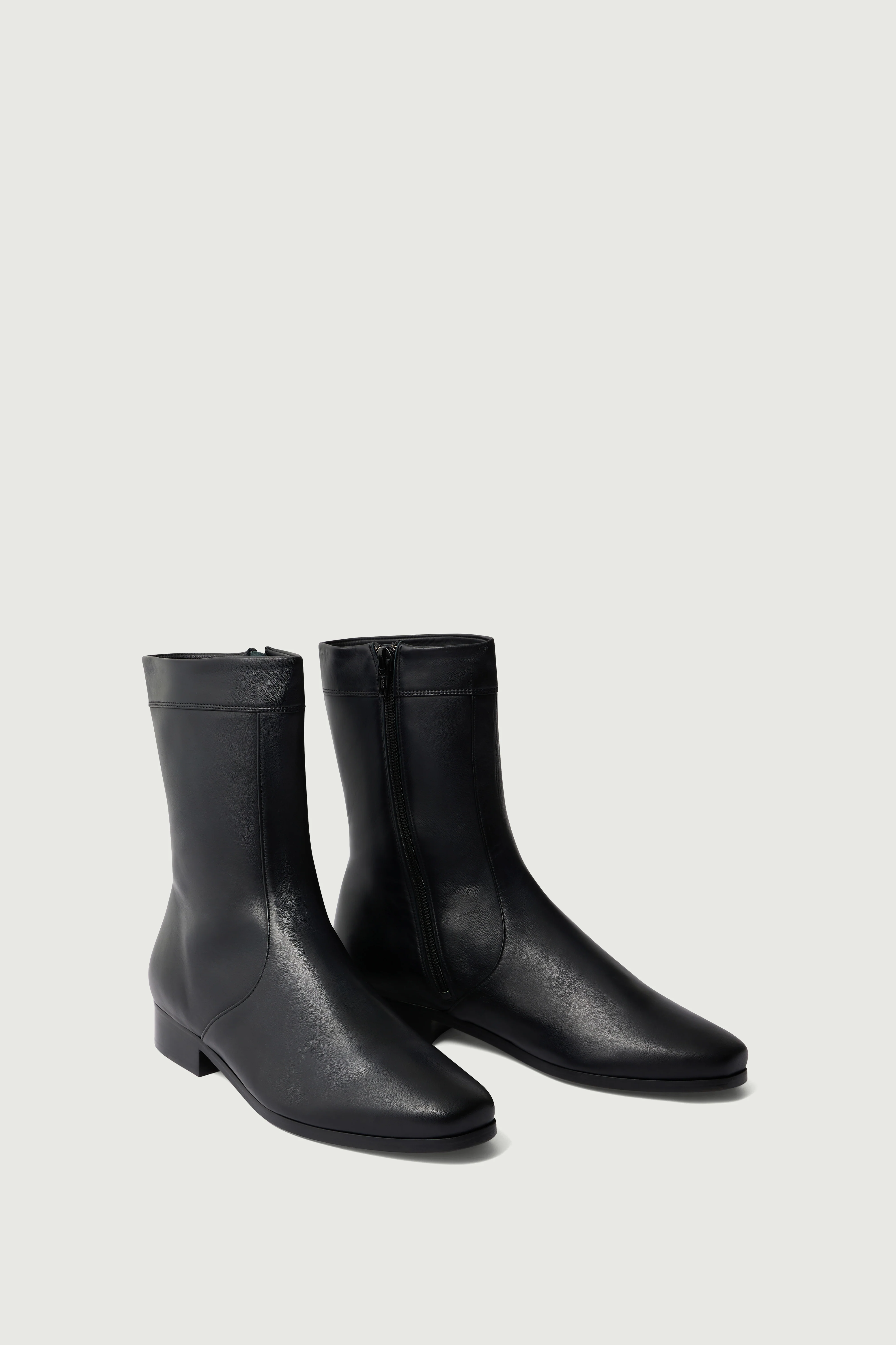 ÉCAILLE BLACK BOOTS