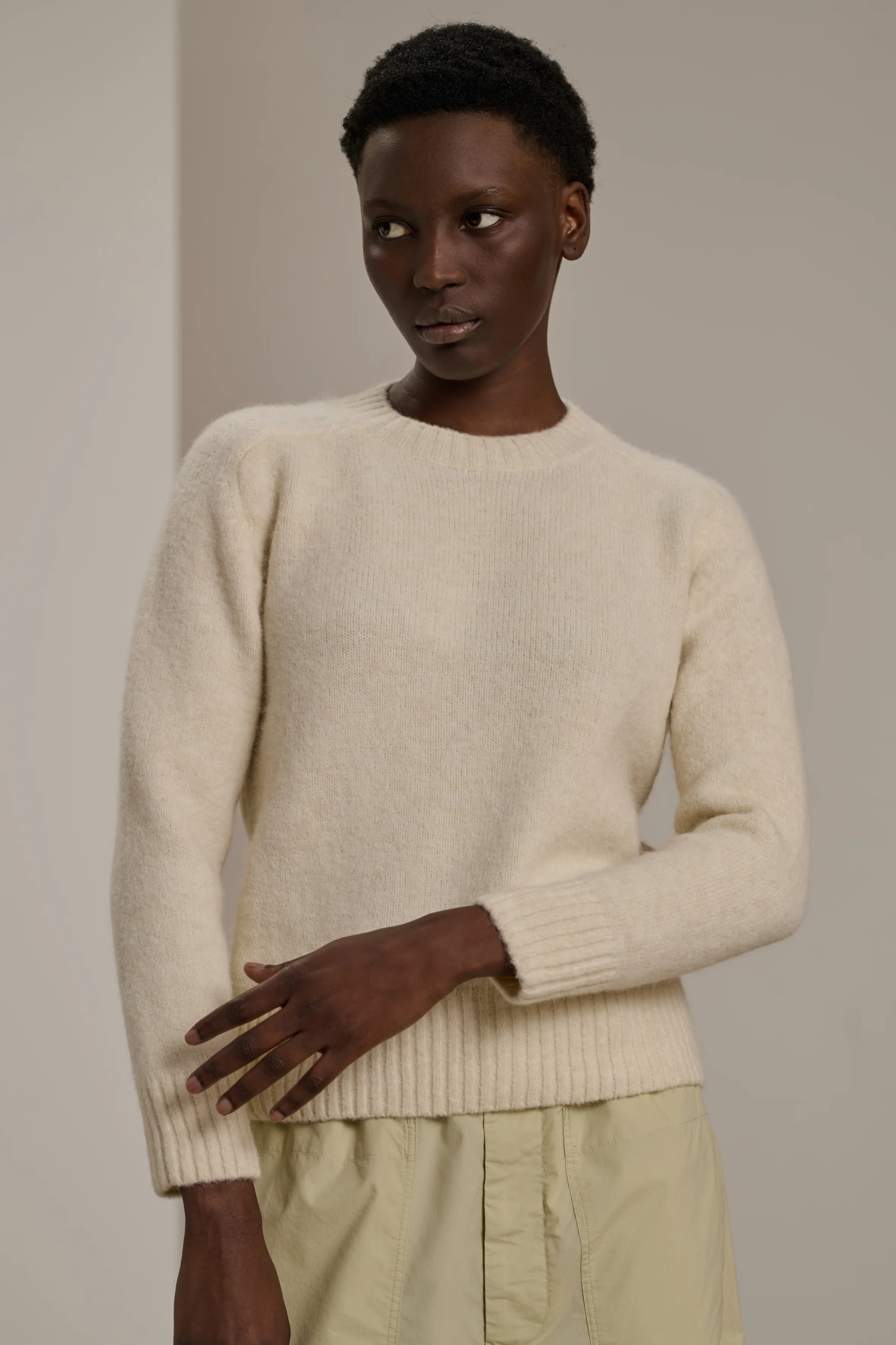 ENVIE OFF-WHITE SWEATER
