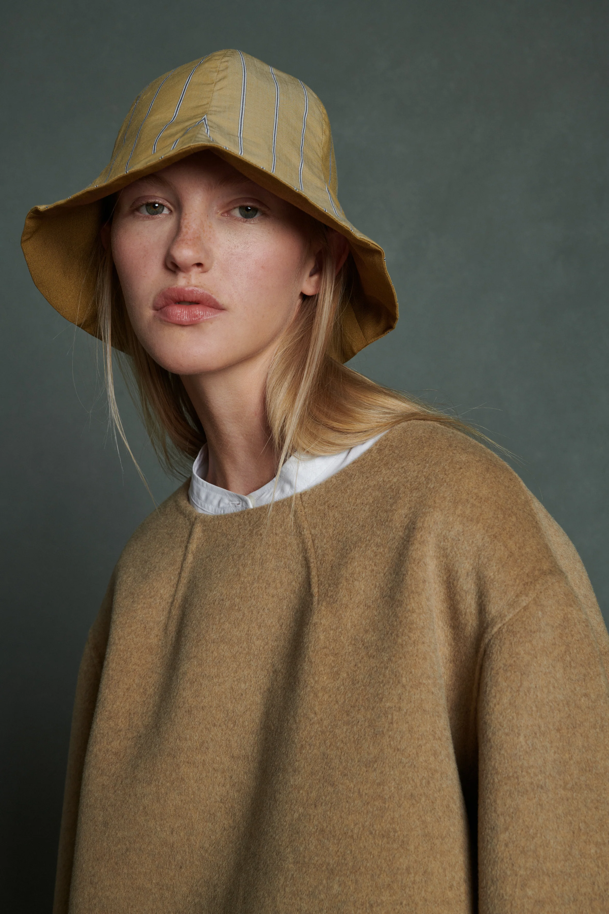 UMBRELLA BEIGE HAT