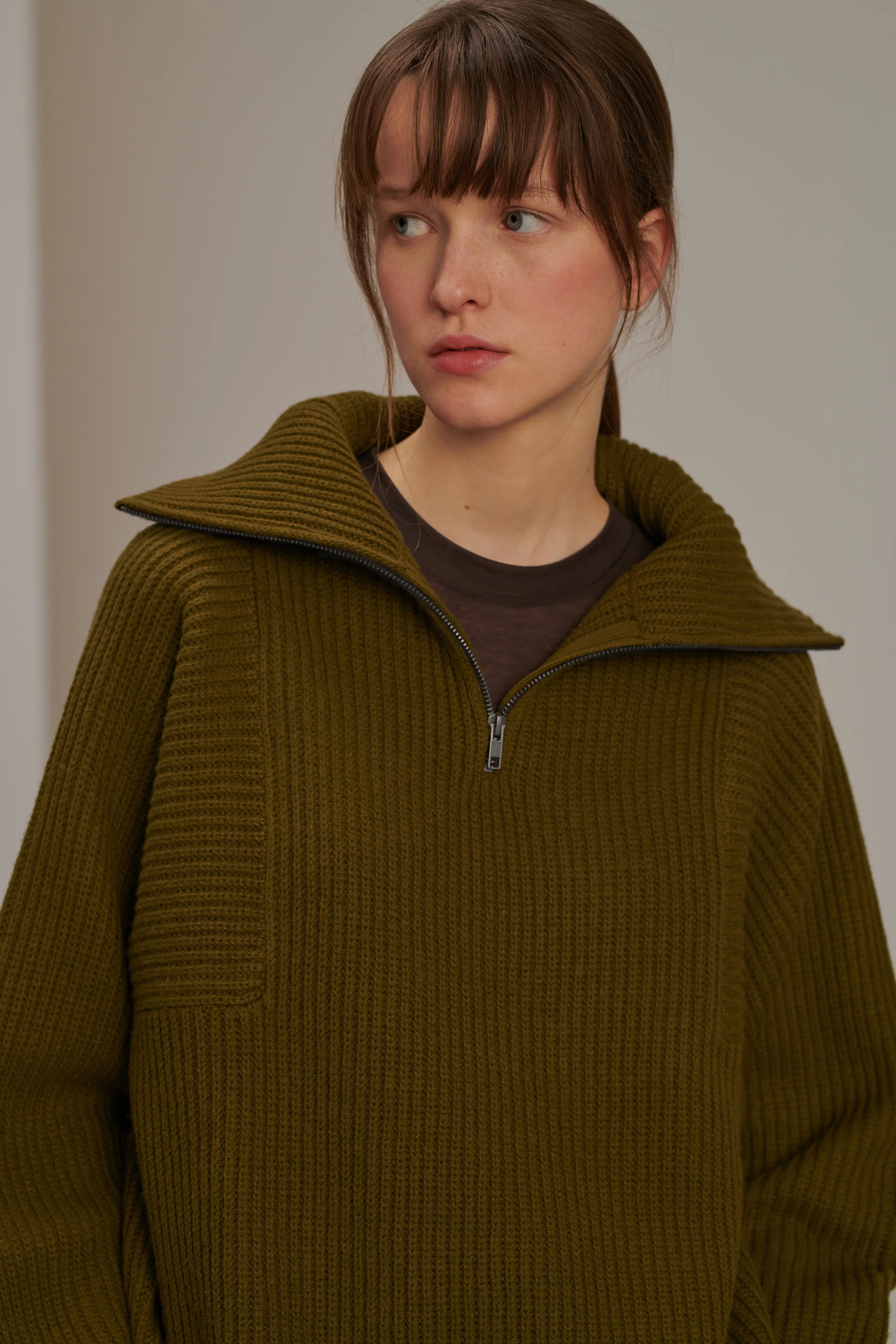 VISBY KHAKI SWEATER