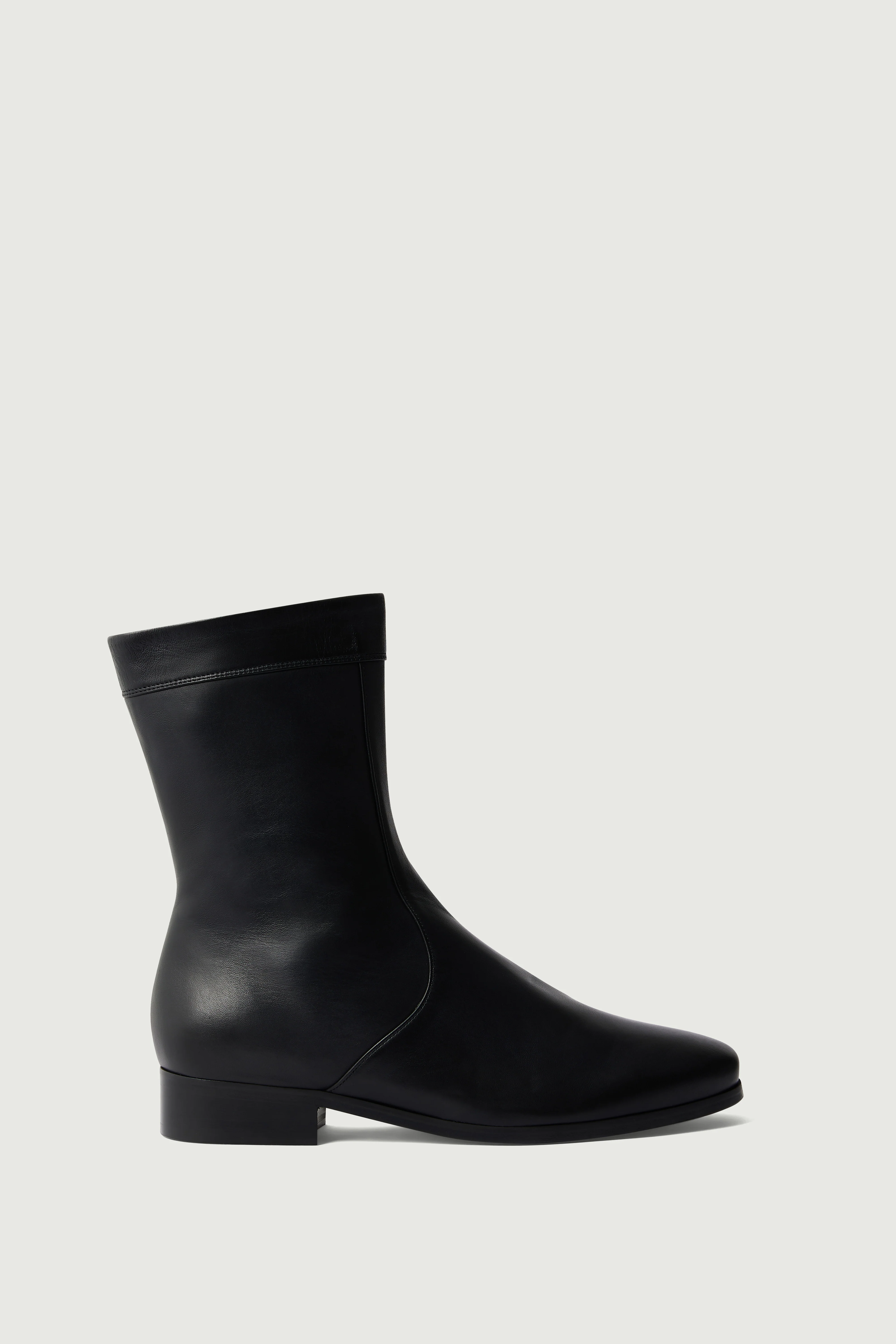 ÉCAILLE BLACK BOOTS