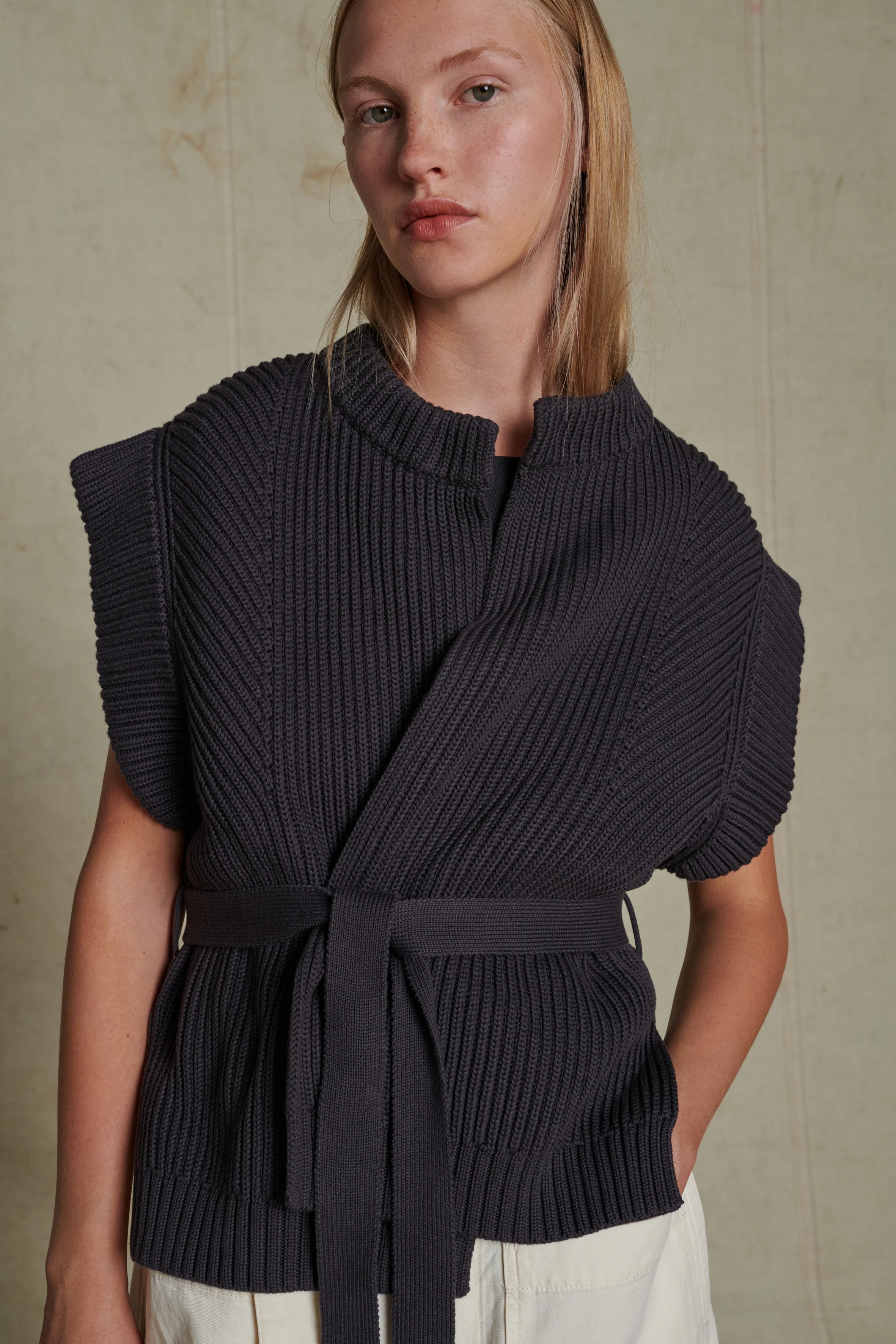 AKIRA GREY CARDIGAN