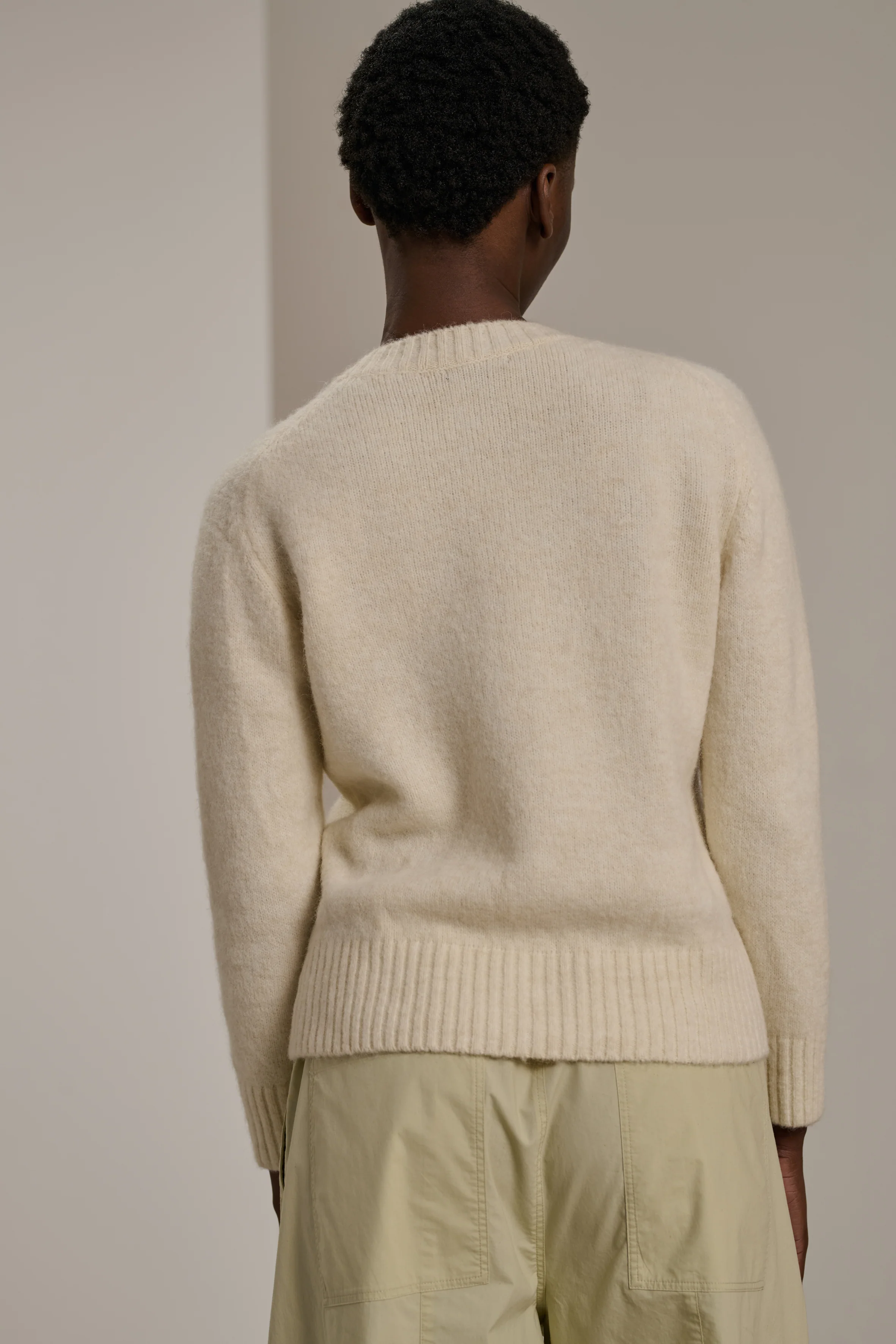 ENVIE OFF-WHITE SWEATER