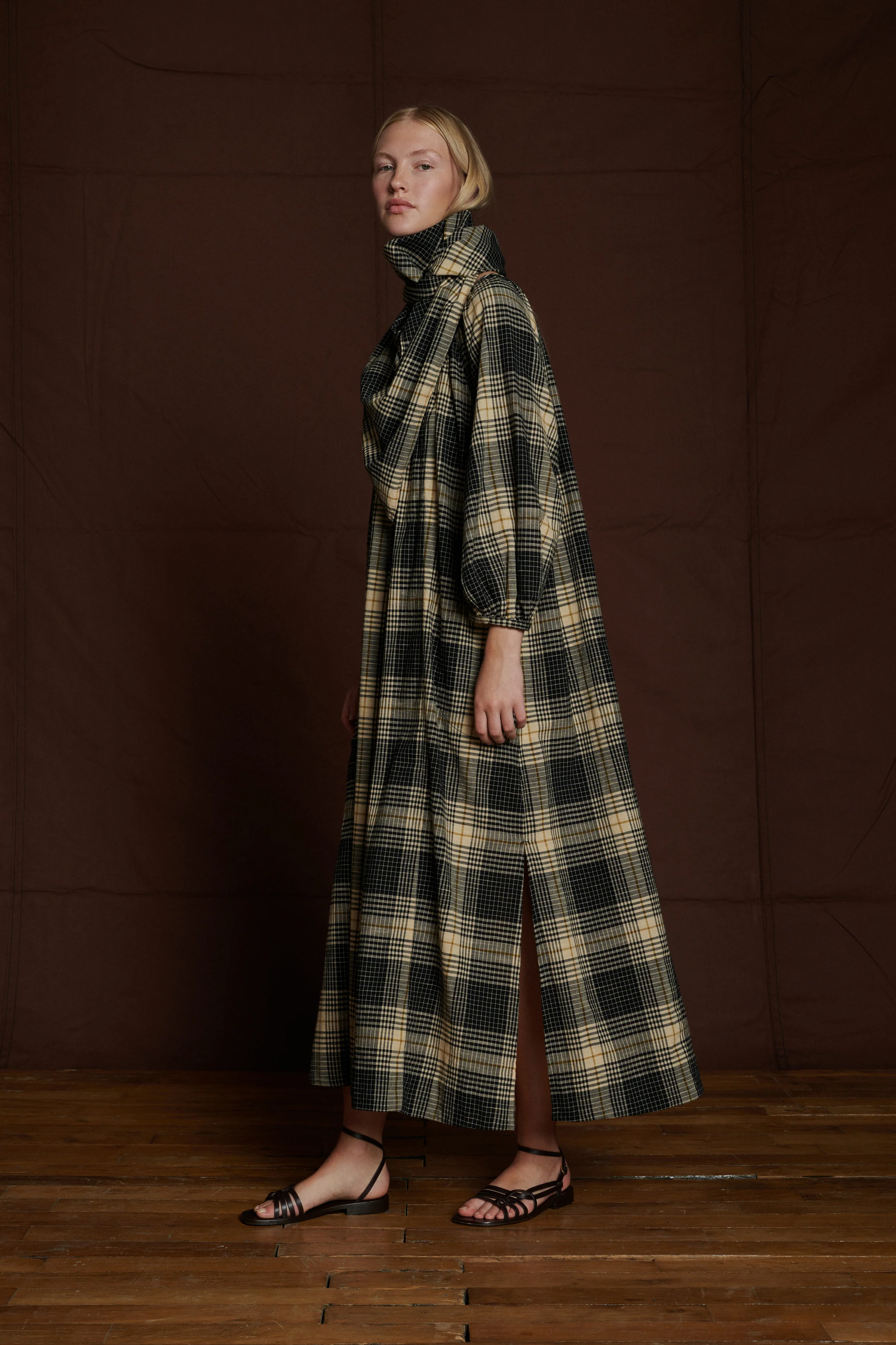 COLLECTION BLACK SCARF