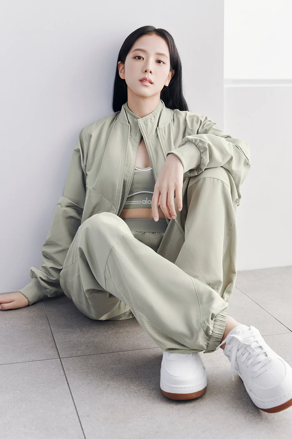 Mixed Media Reinvention Jogger - Limestone