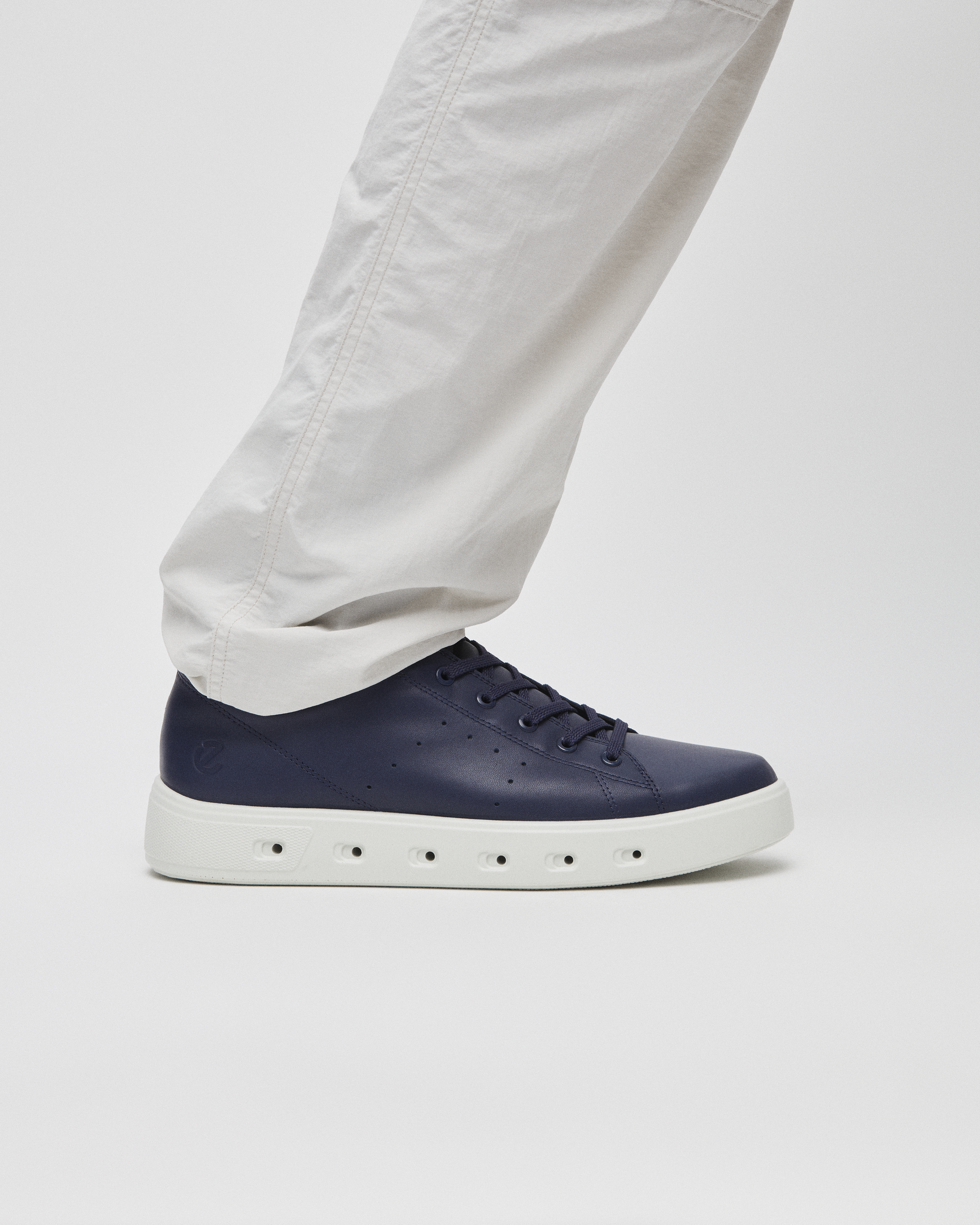 Men's ECCO® Street 720 Leather Gore-Tex Sneaker