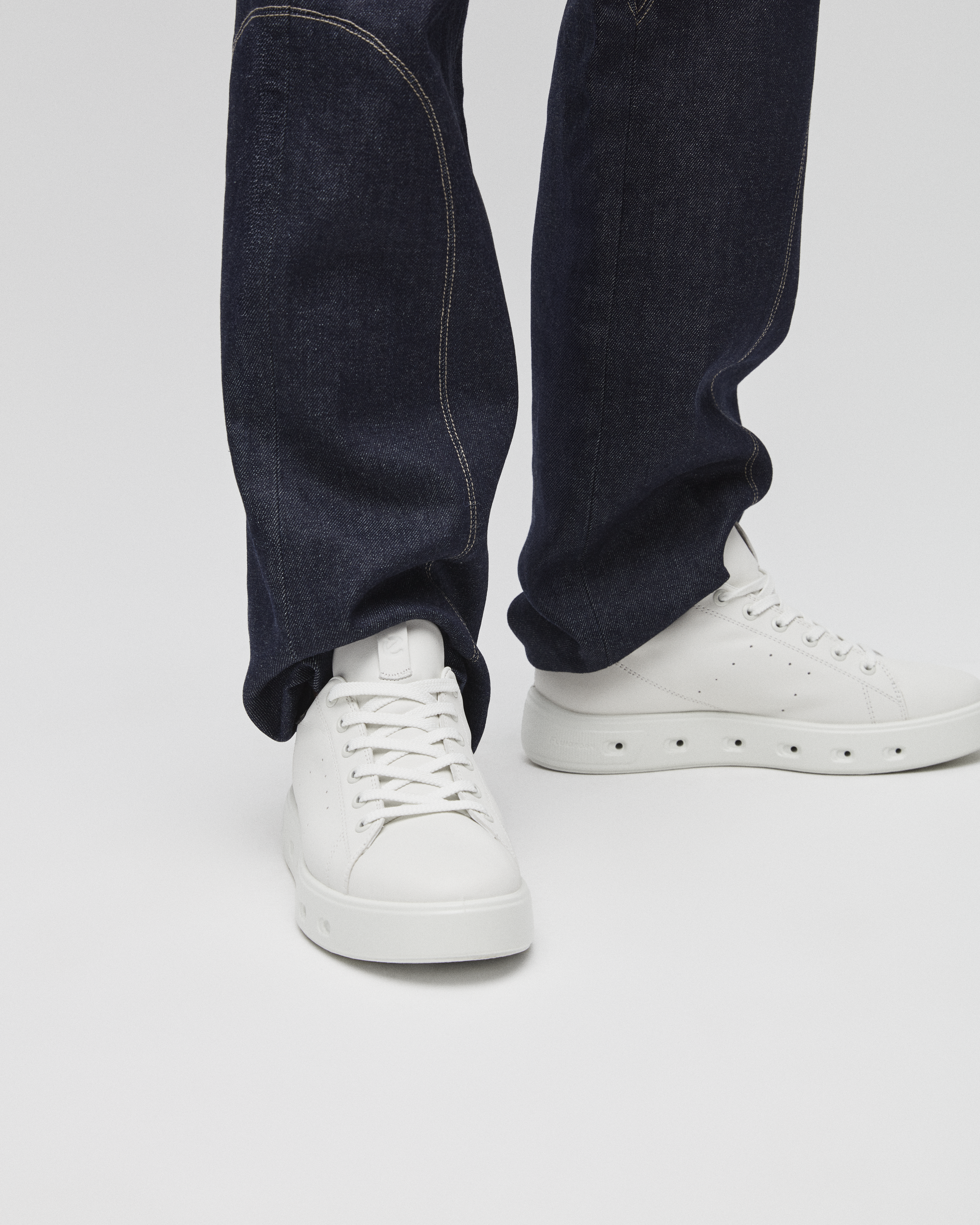 Women's ECCO® Street 720 Nubuck Gore-Tex Sneaker