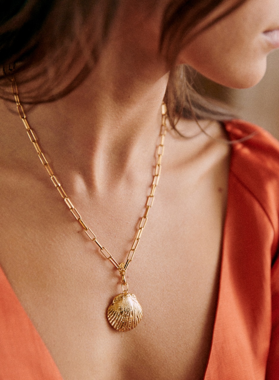 Irma Charm Gold shell