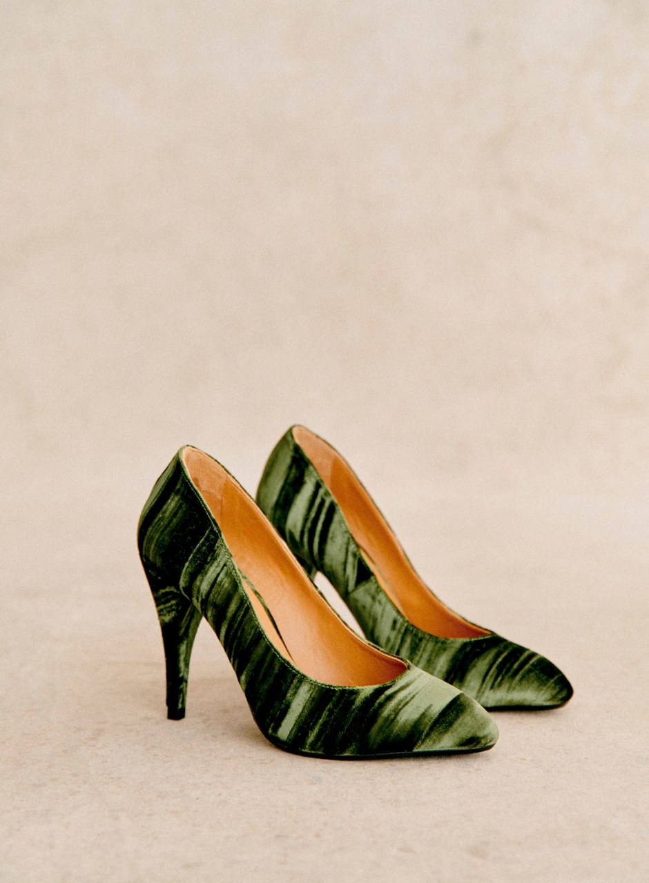 High Magda Court Shoe Green Velvet Pleats