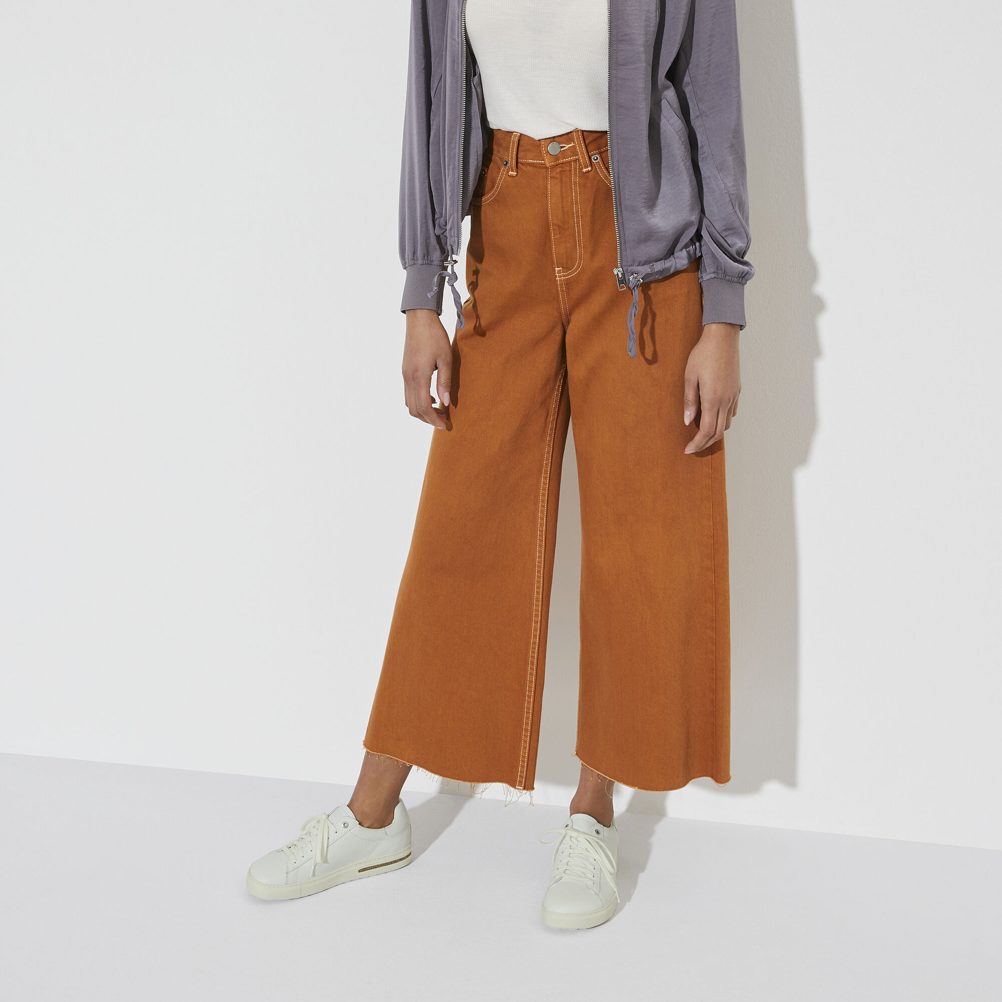 Bend Low Natural Leather