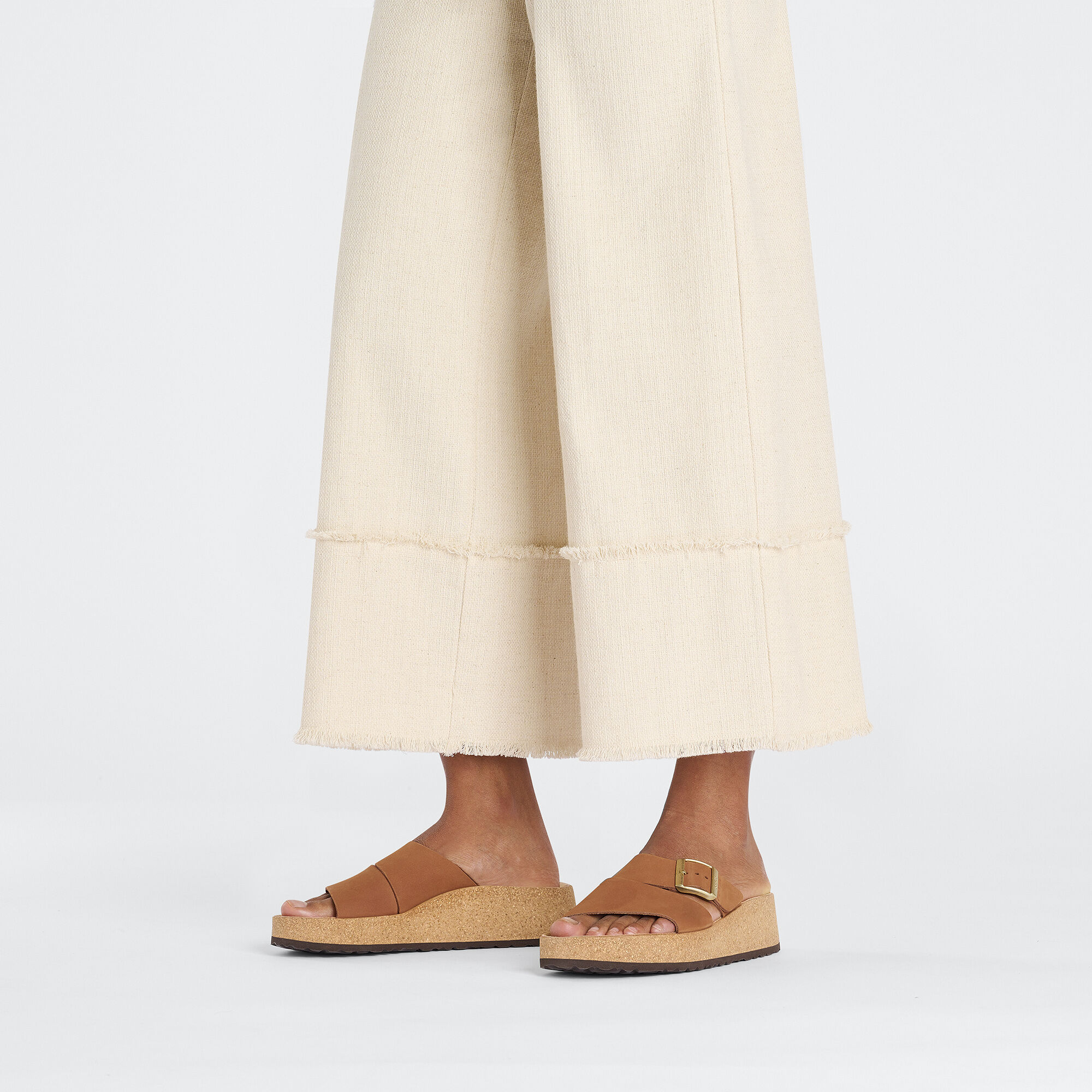 Almina Nubuk Leather