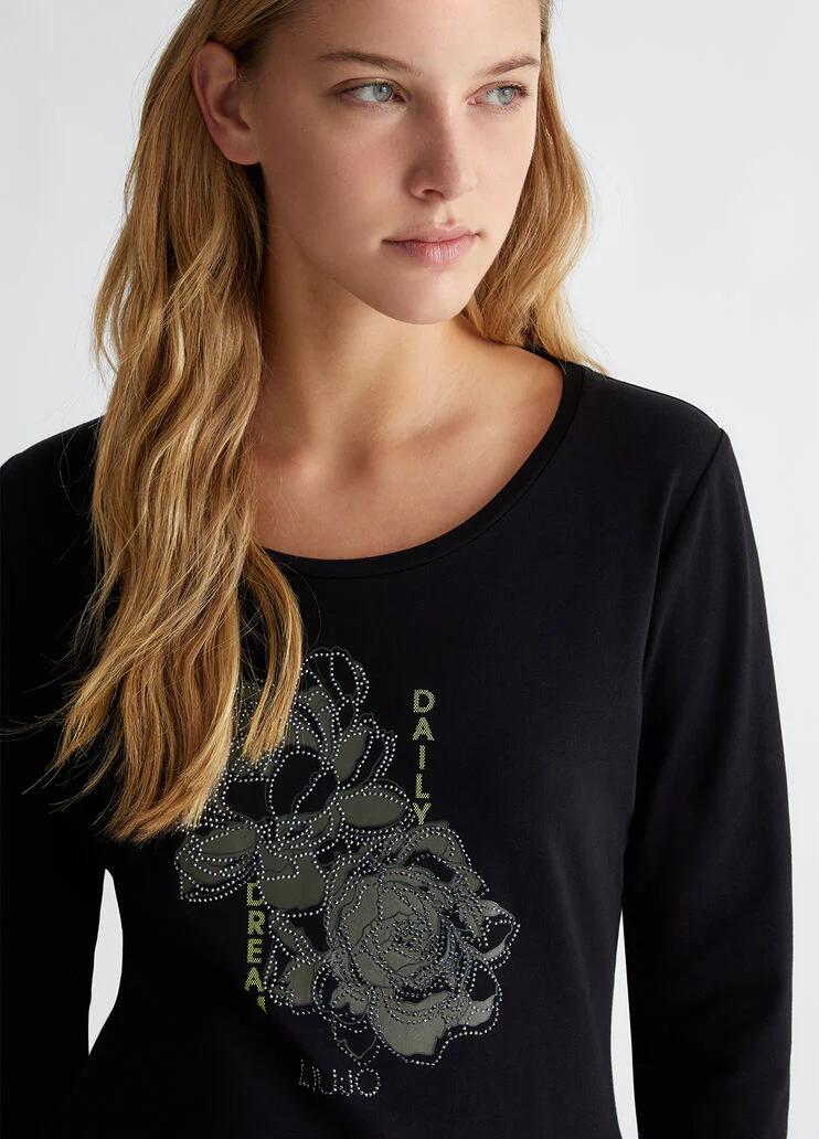 T-shirt with appliqués