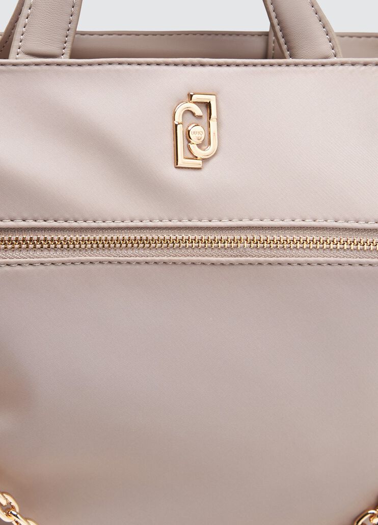 Nylon shopping bag with chain