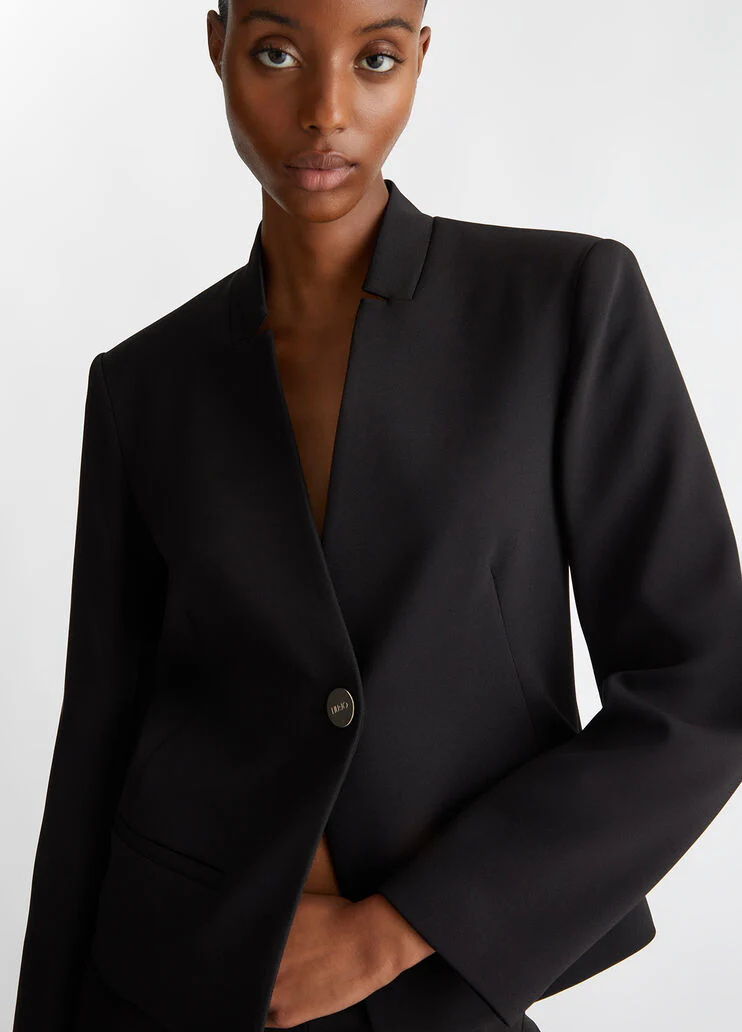 Slim-fit suit blazer