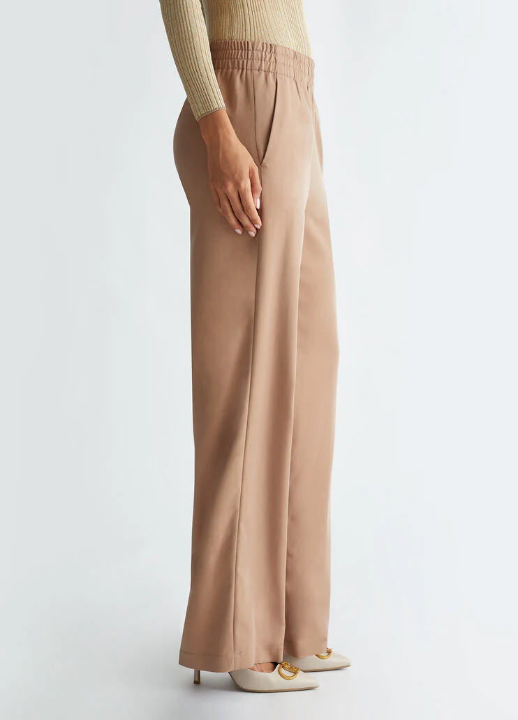 Jogging trousers in flowing fabric