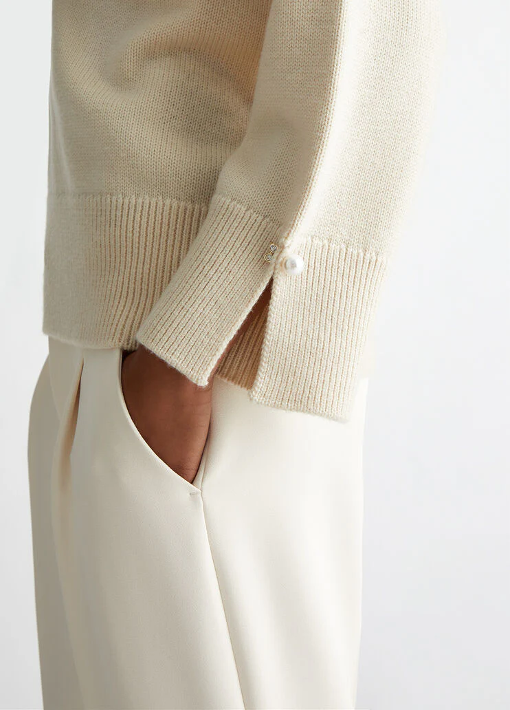 Wool and cashmere sweater