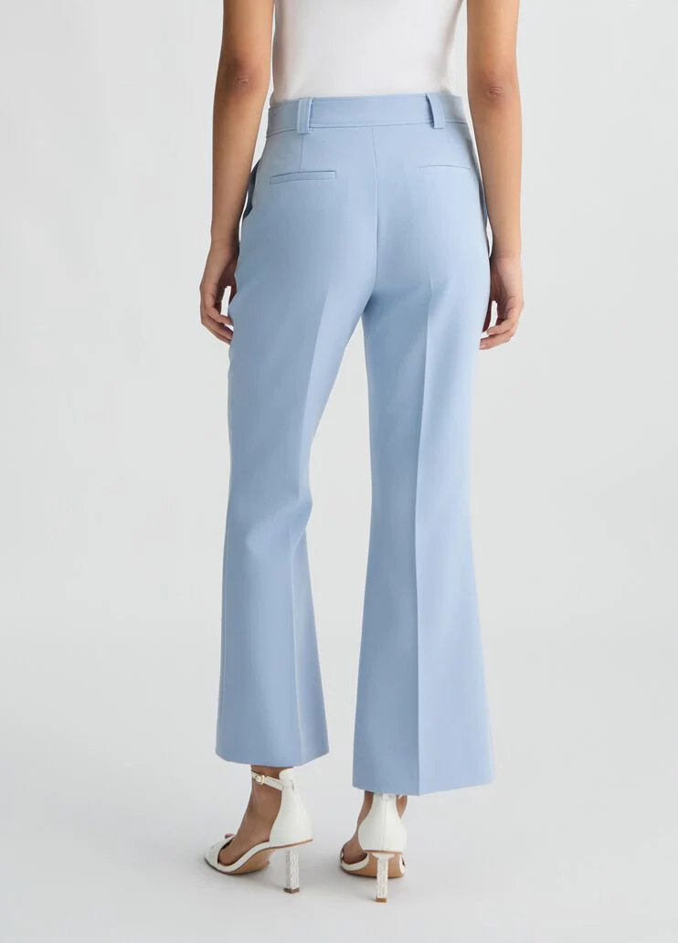 Cropped pink trousers