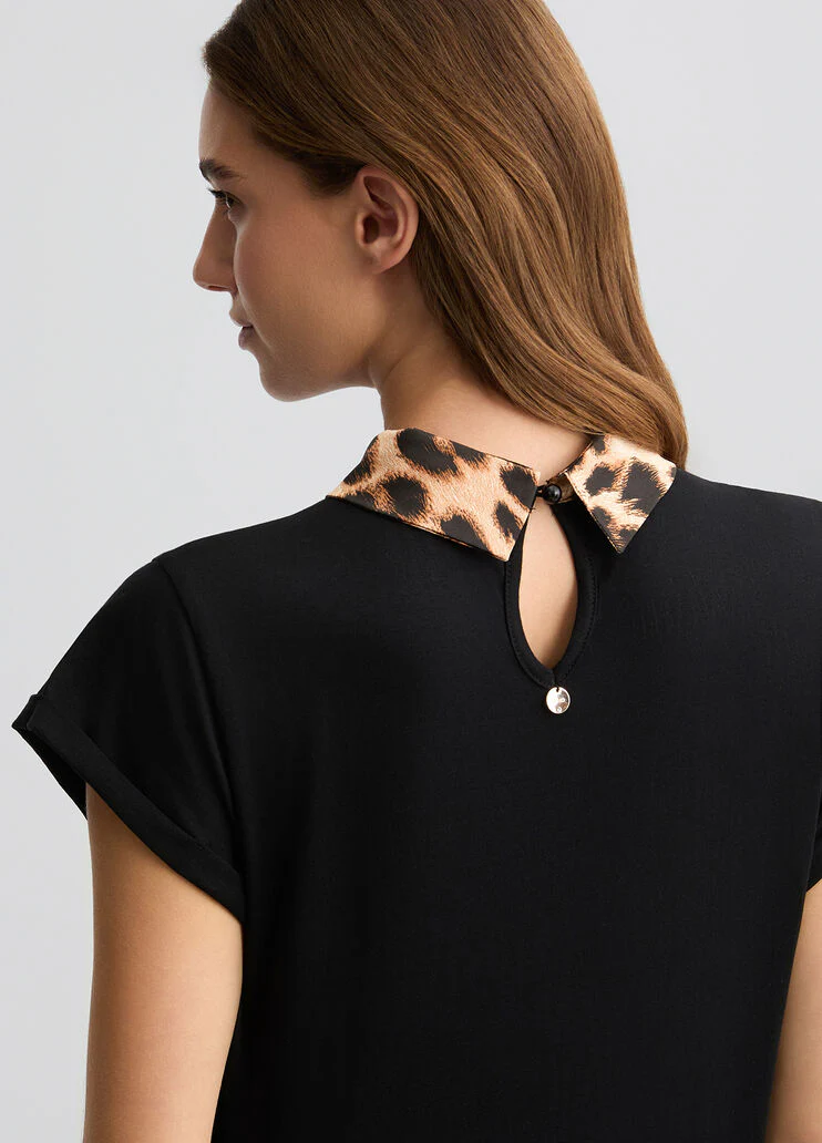Black T-shirt with bejewelled embellishment