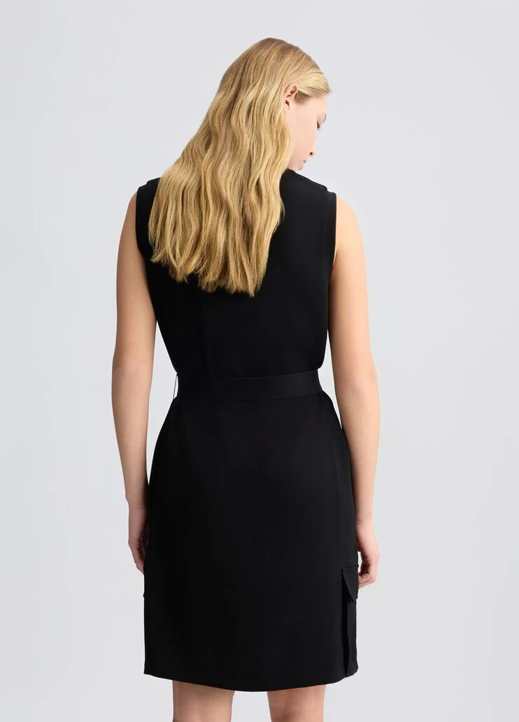 Short dress with belt