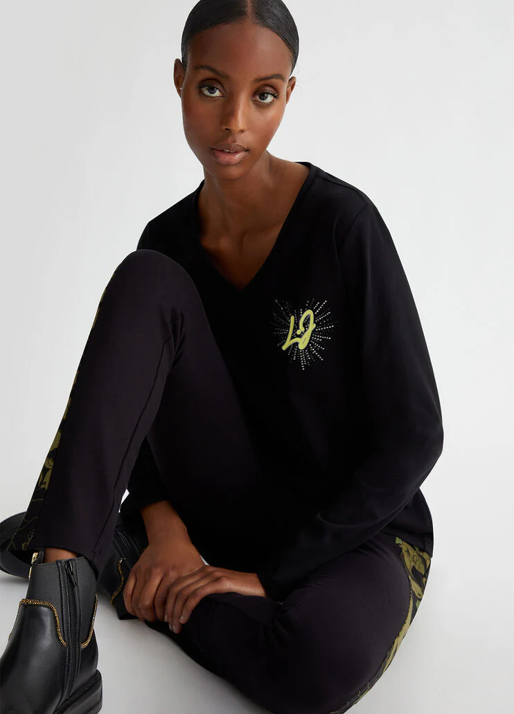 T-shirt with heart and gemstones