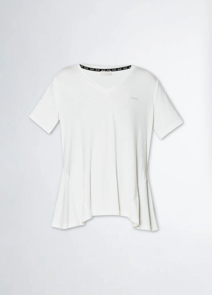 V-neck T-shirt