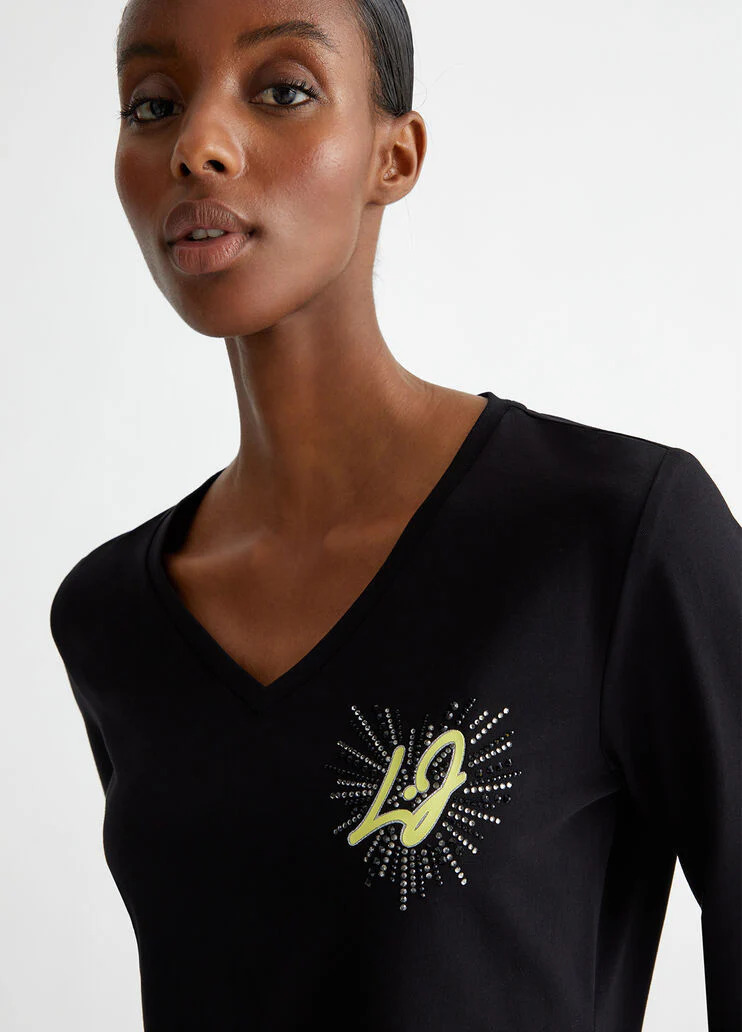 T-shirt with heart and gemstones