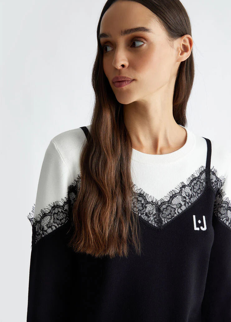 Jumper with lace
