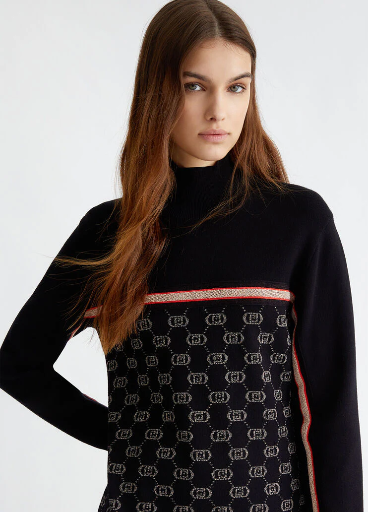 Knit dress with logo