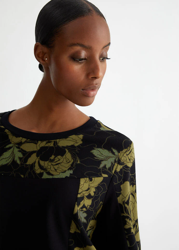 Sweatshirt with floral print