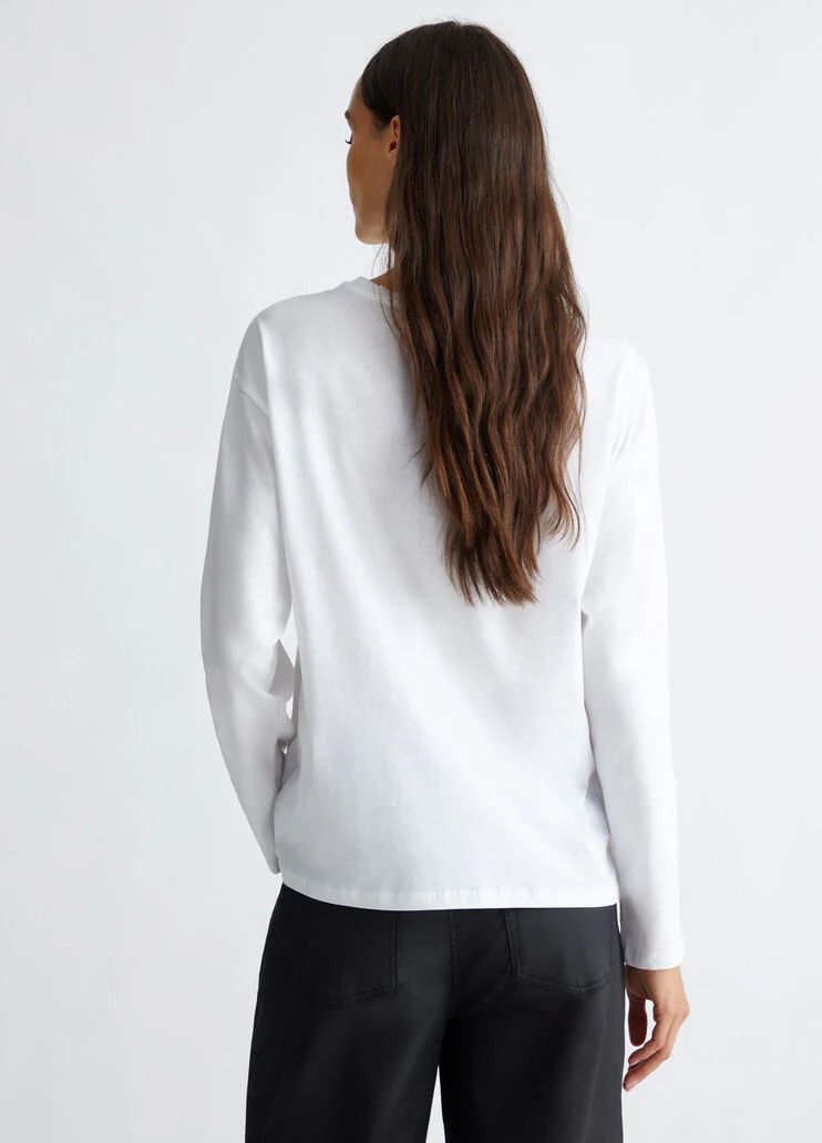 T-shirt with small pocket