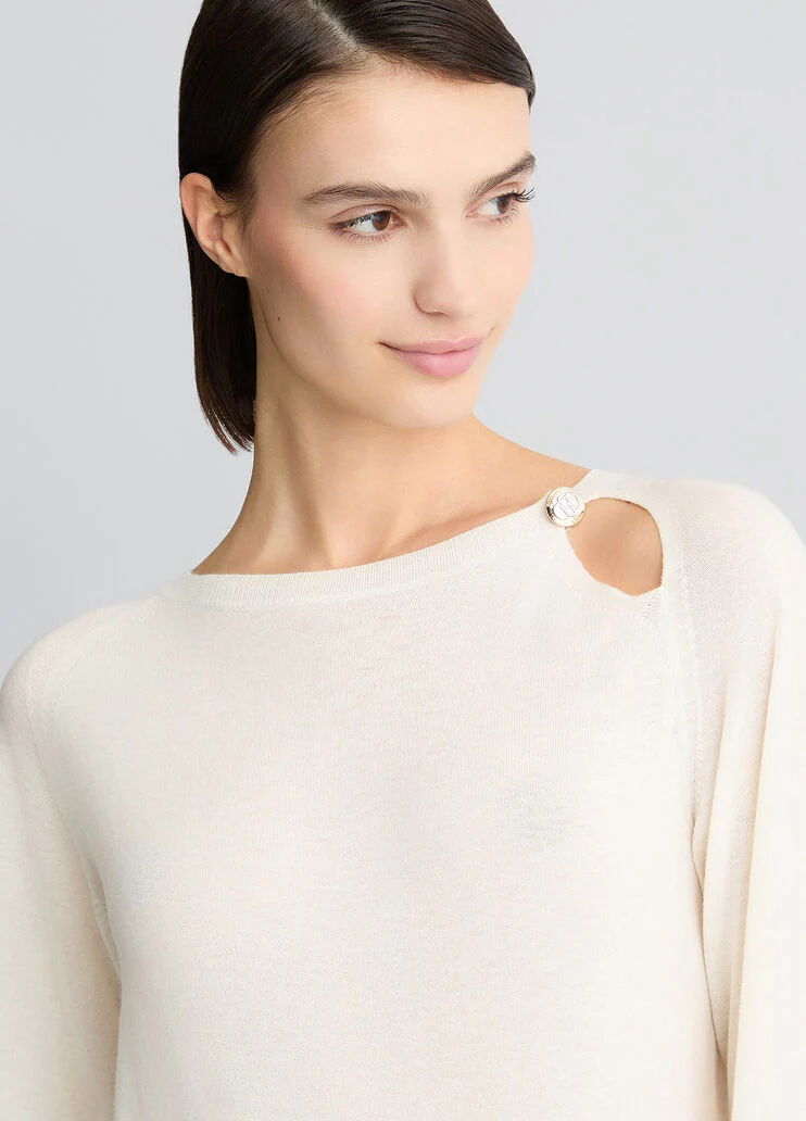 White wool and cashmere jumper