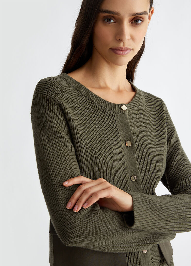 Knit cardigan with pockets