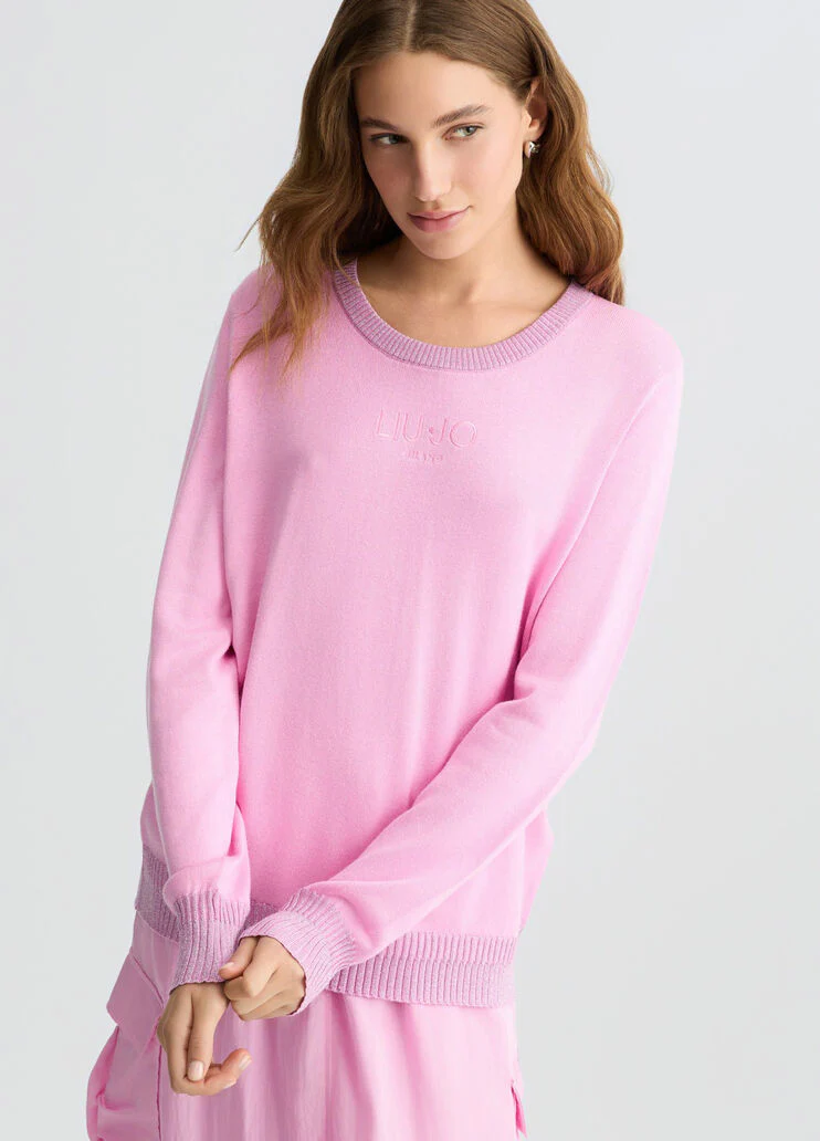 Pink long-sleeved jumper