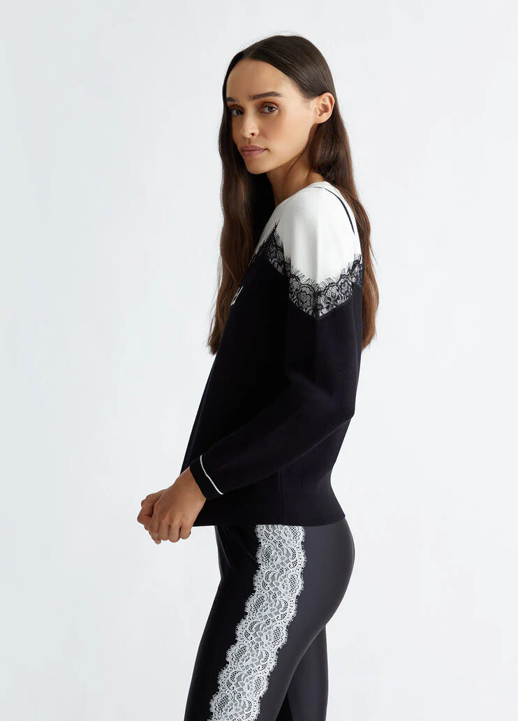 Jumper with lace