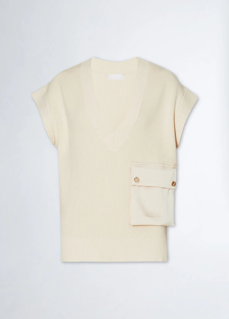 Knit vest with pocket