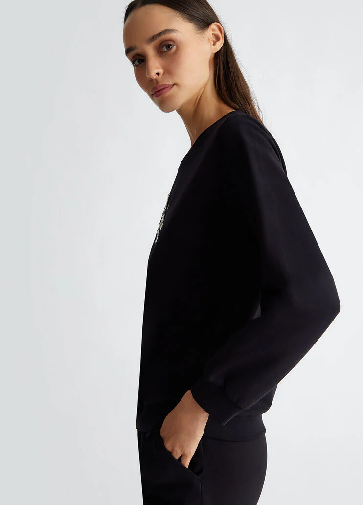 Sweatshirt with logo and gemstones