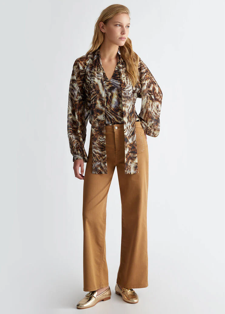 Flared cropped trousers