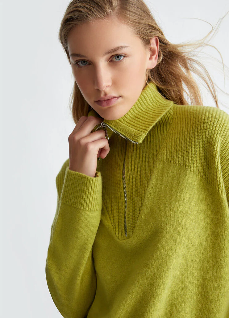 Wool sweater with zip