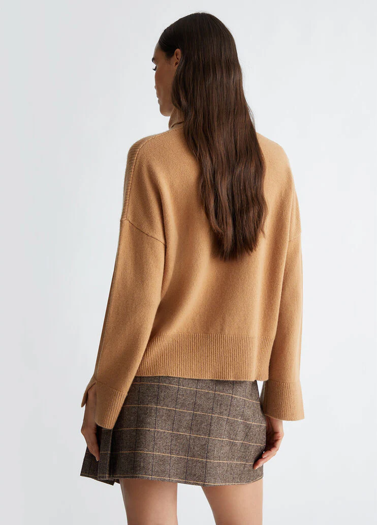 Woollen turtleneck