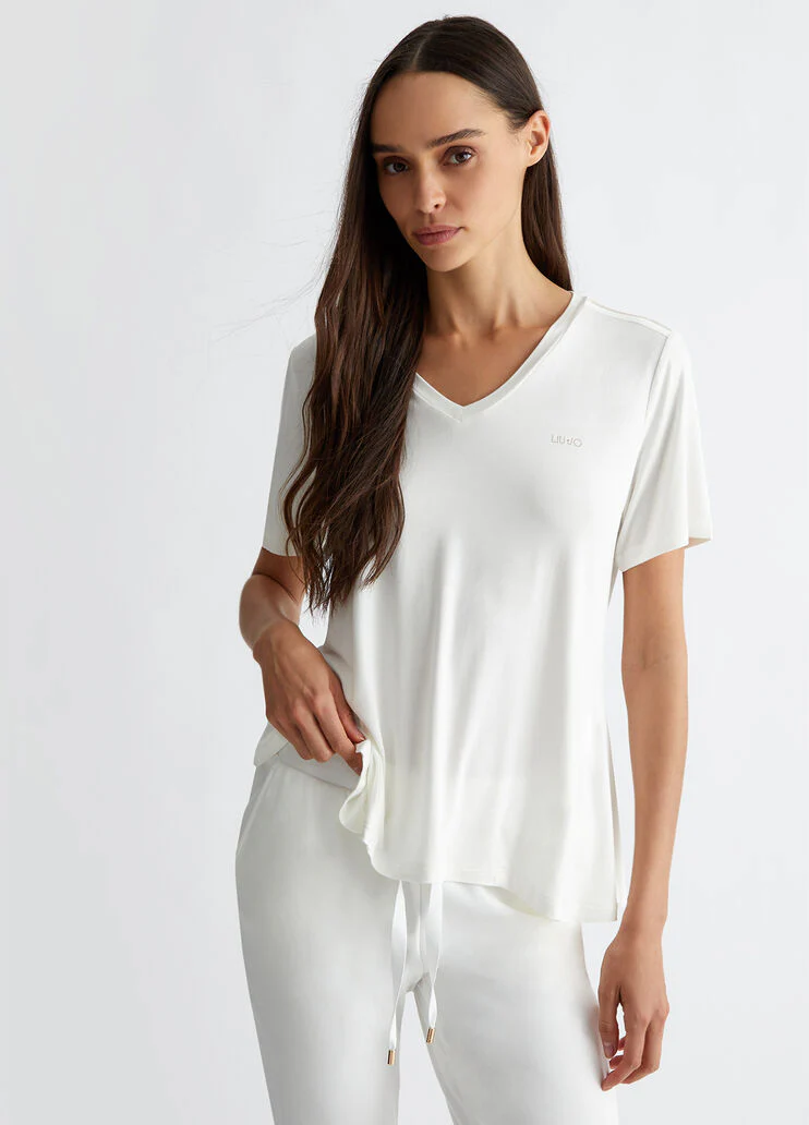 V-neck T-shirt