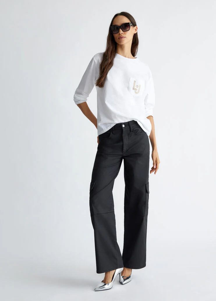 T-shirt with small pocket