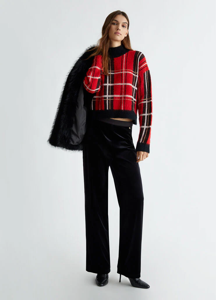 Elegant velvet trousers