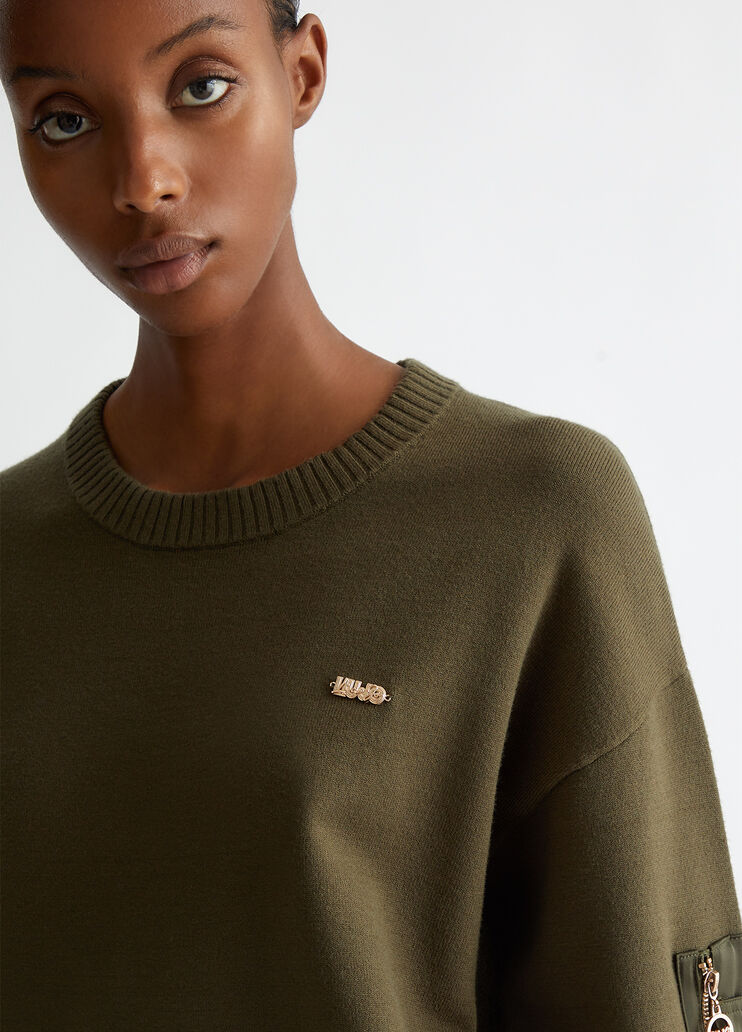 Crew-neck sweater with pocket
