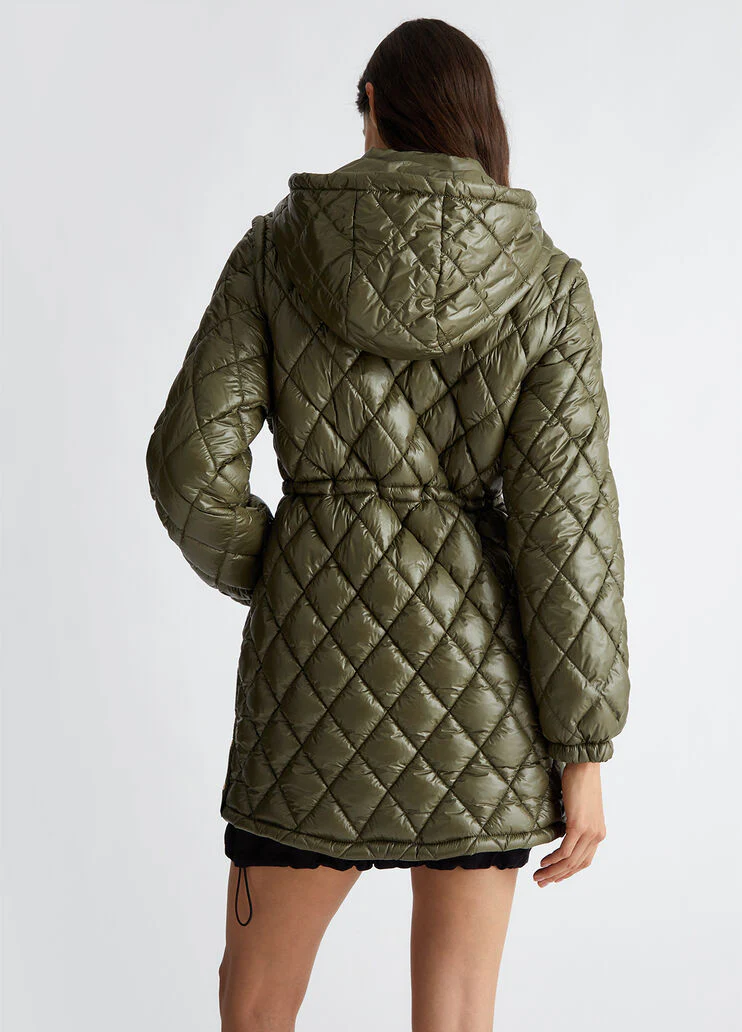 Padded jacket with detachable sleeves