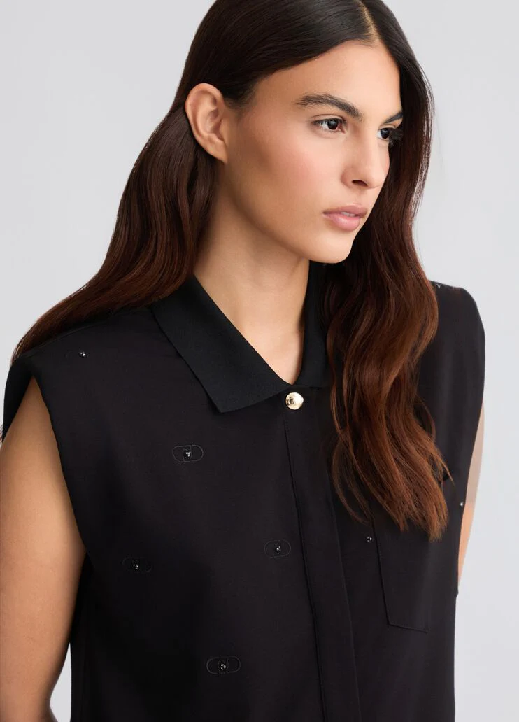 Shirt dress with logo