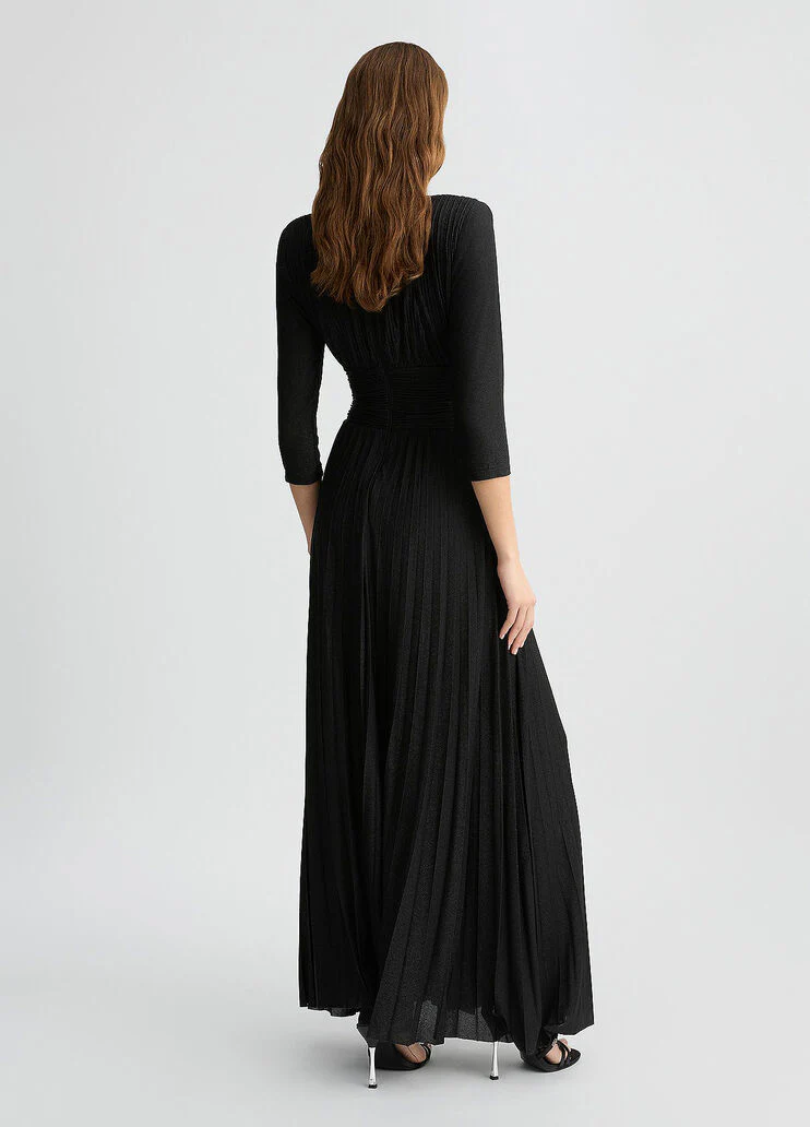 Long black pleated dress