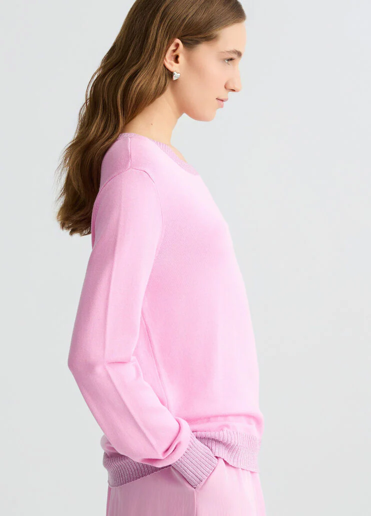 Pink long-sleeved jumper
