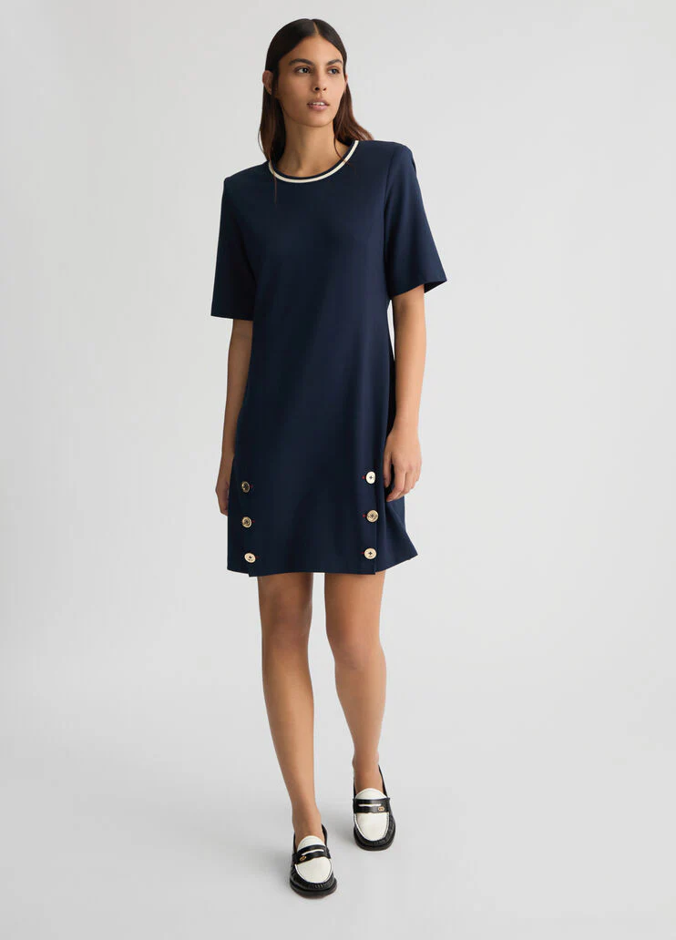 Short dress with buttons